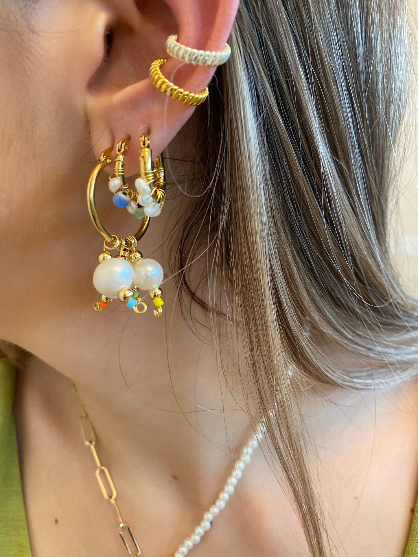 Irregular Multi eyes pearls - Mini hoops - gold 24k